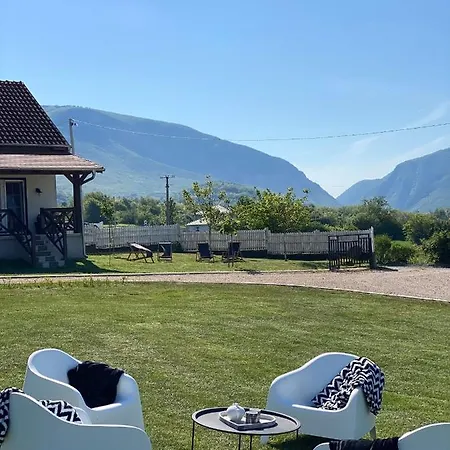 Country house Magnolia By Radovanovic Zdrelo